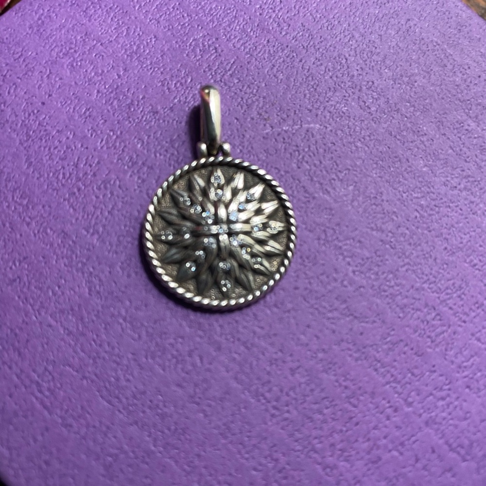 EUC David Yurman Lotus Charm Pendant with Diamonds